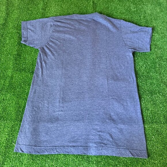 Walt Disney World Magic Kingdom Castle Short Sleeve Crew Neck T-Shirt Size S - Picture 9 of 13